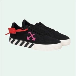 Offwhite low canvas sneakers